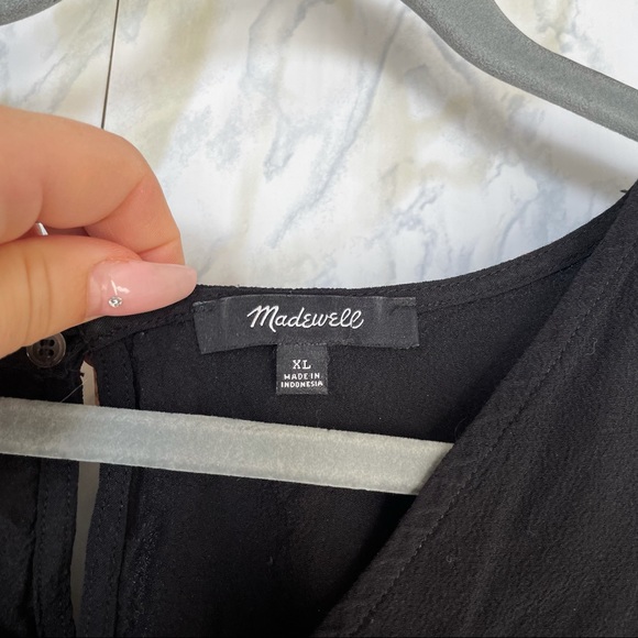 Madewell XL black blouse top v-neck short sleeve loose classic neutral modern. - Picture 3 of 7
